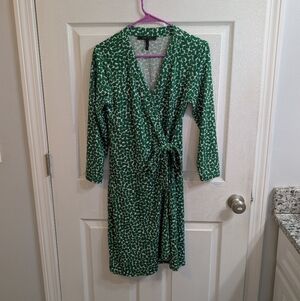 BCBG MaxAzria Green & White‎ Jersey Wrap Dress With Tie -  Size M